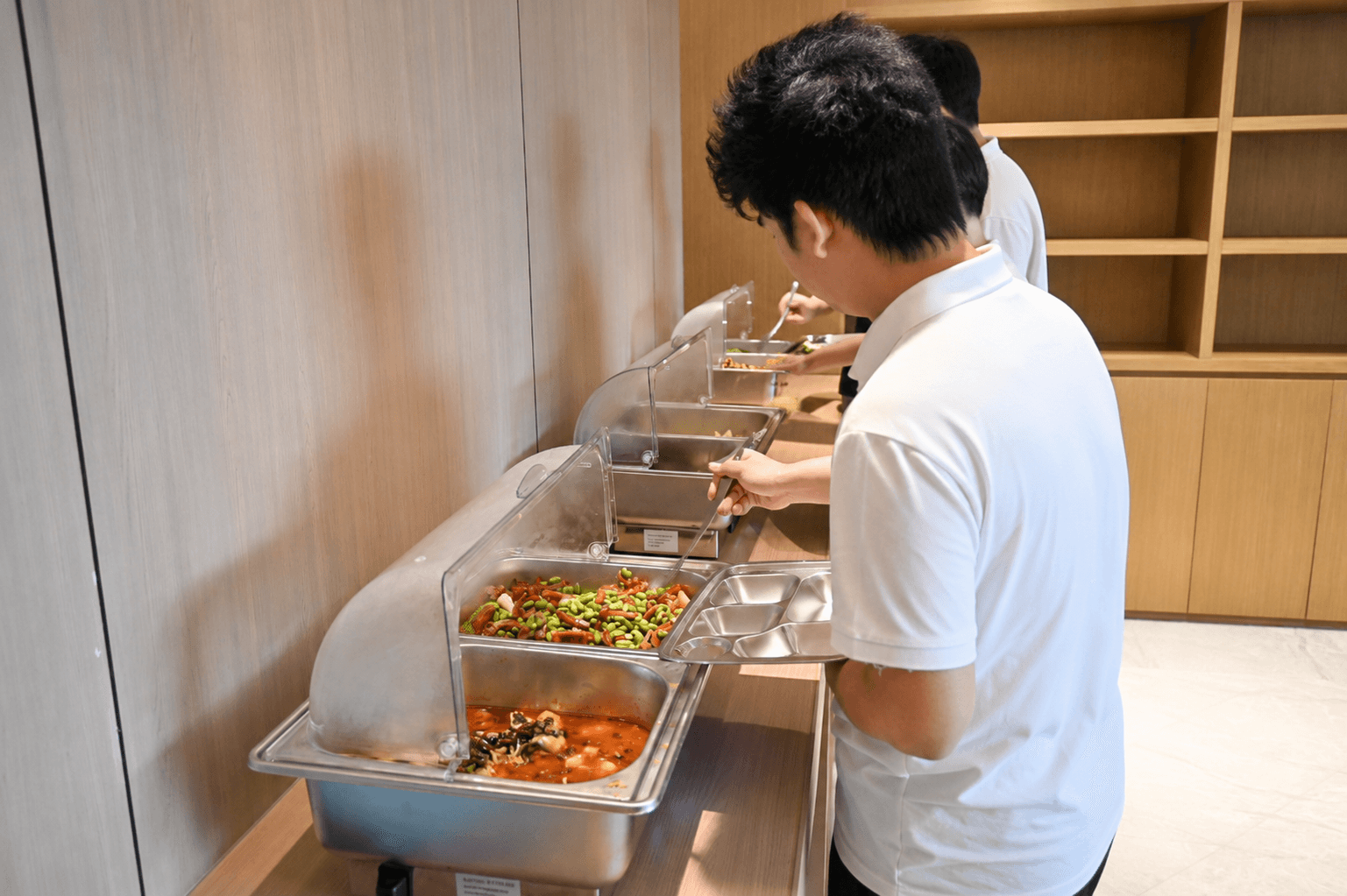 Apex Preparatory Academy 学生用餐